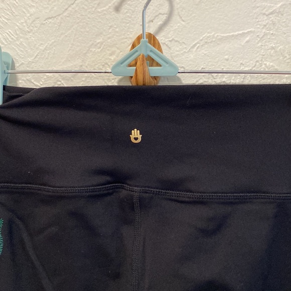 Spiritual gangster Rose Embroidered LOVE MORE leggings - Picture 5 of 8